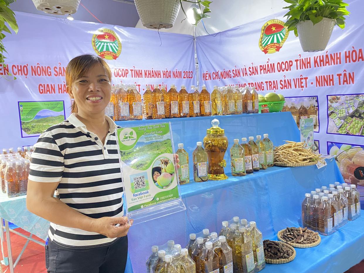 Gian hàng Rượu Nếp Suối Sâu - Phiên chợ OCOP 2023